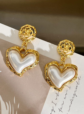 抖音爆款爱心耳环仿珍珠耳钉轻奢小香风耳饰百搭心形耳针制a3059