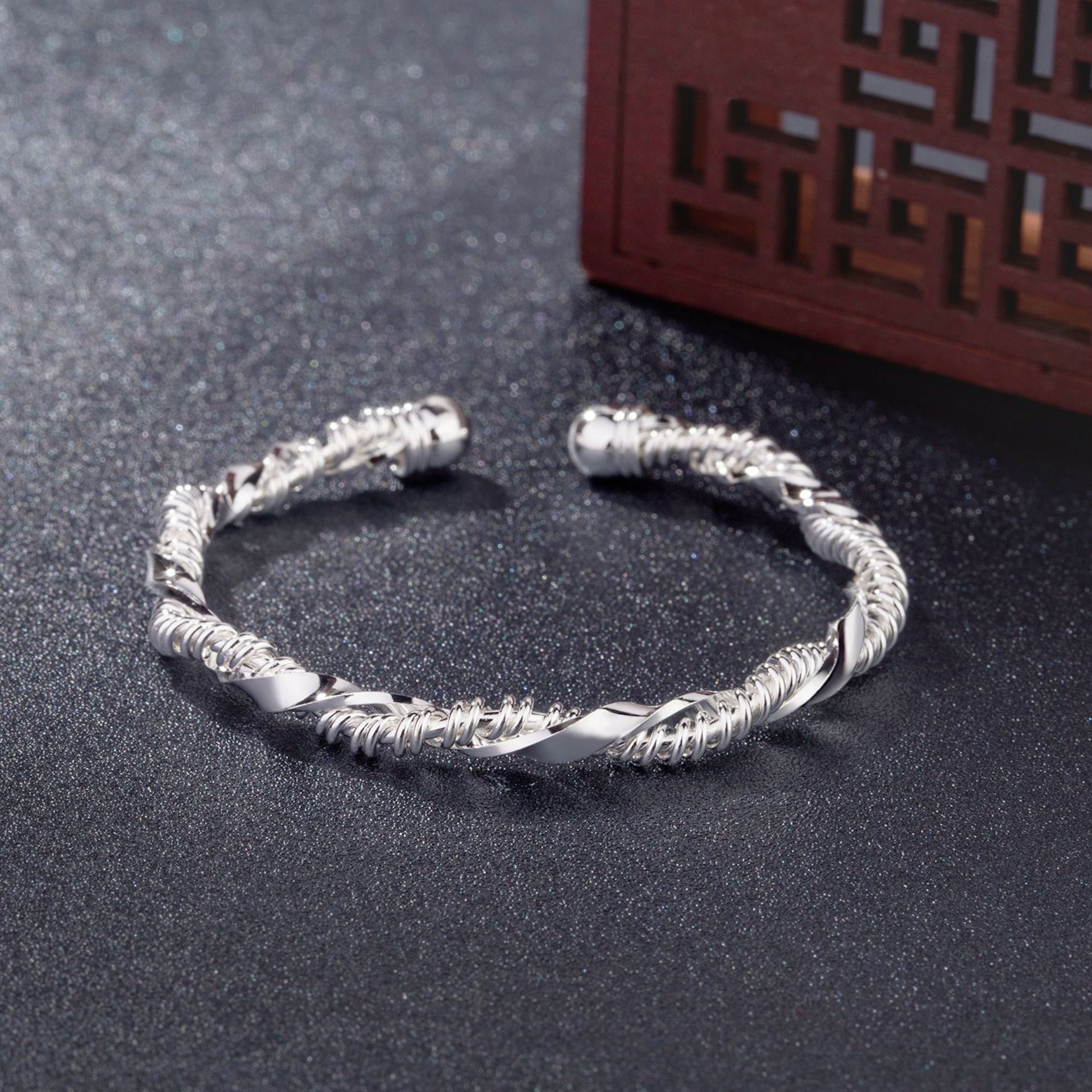 钻石之乡河南柘城河南人工钻石速卖通饰品镀银色M麻绳扭状手镯 欧