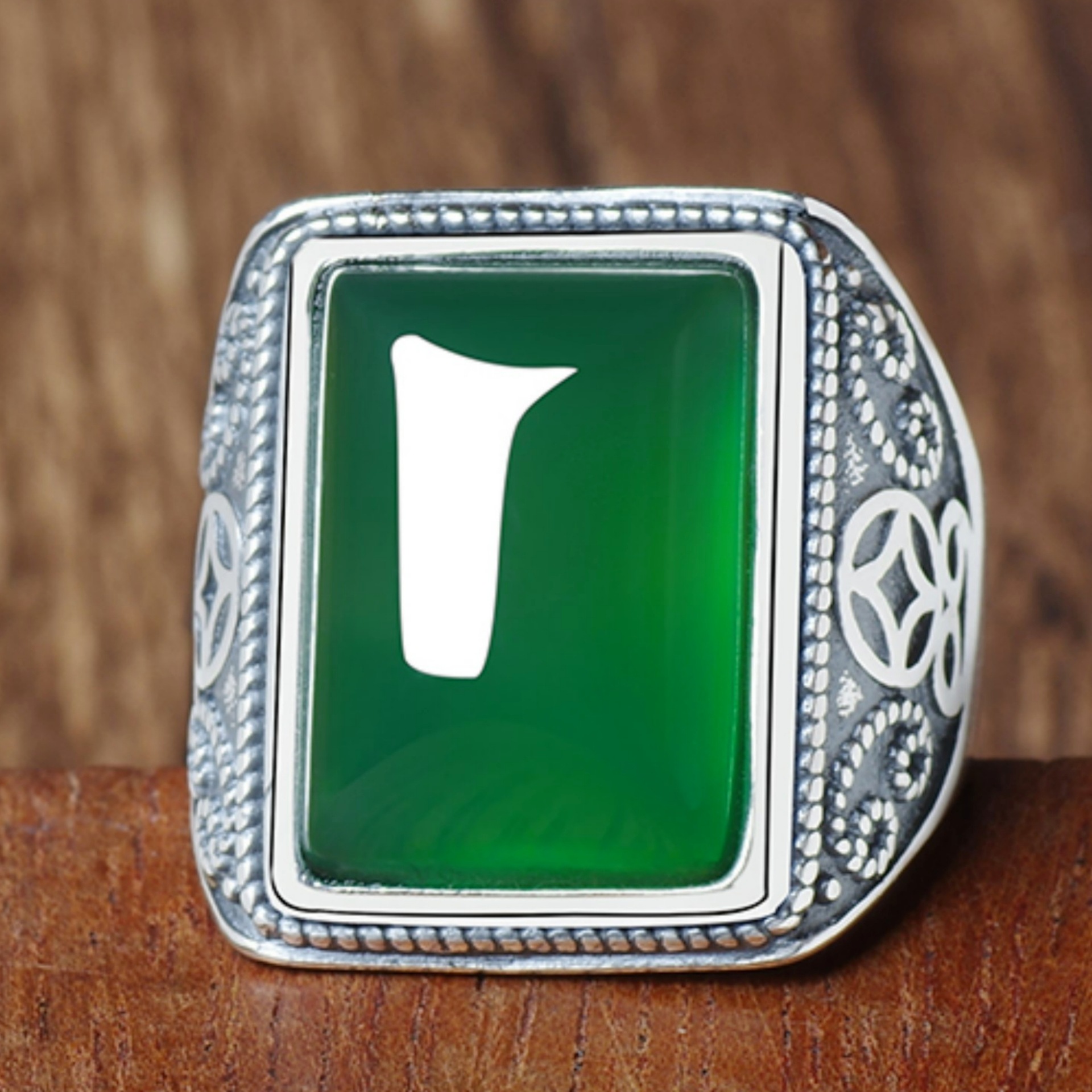 钻石之乡河南柘城河南人工钻石镀泰银绿玉黑玛瑙戒指 开口复古宫