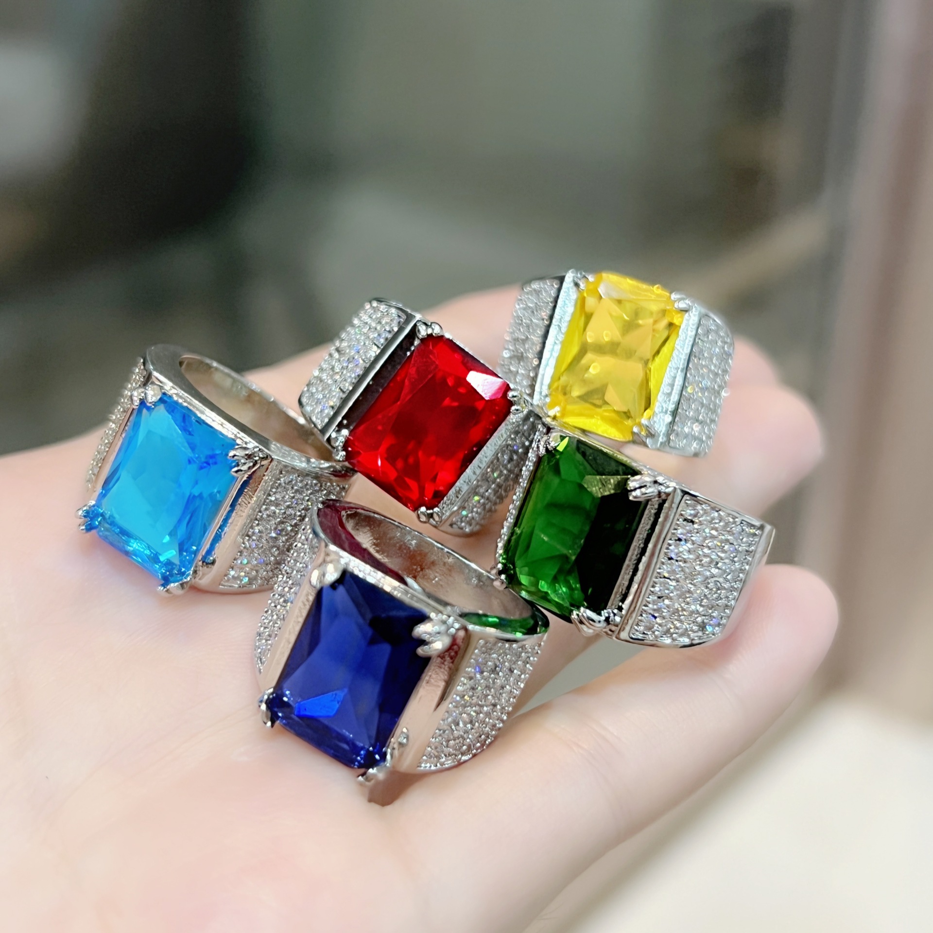 钻石之乡河南柘城河南人工钻石霸气镶嵌长方形钻蓝宝石戒指男戒