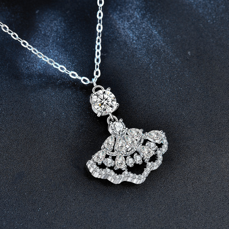 钻石之乡中国商丘莫桑石小裙子项链女士S925纯银满钻扇形吊a0086