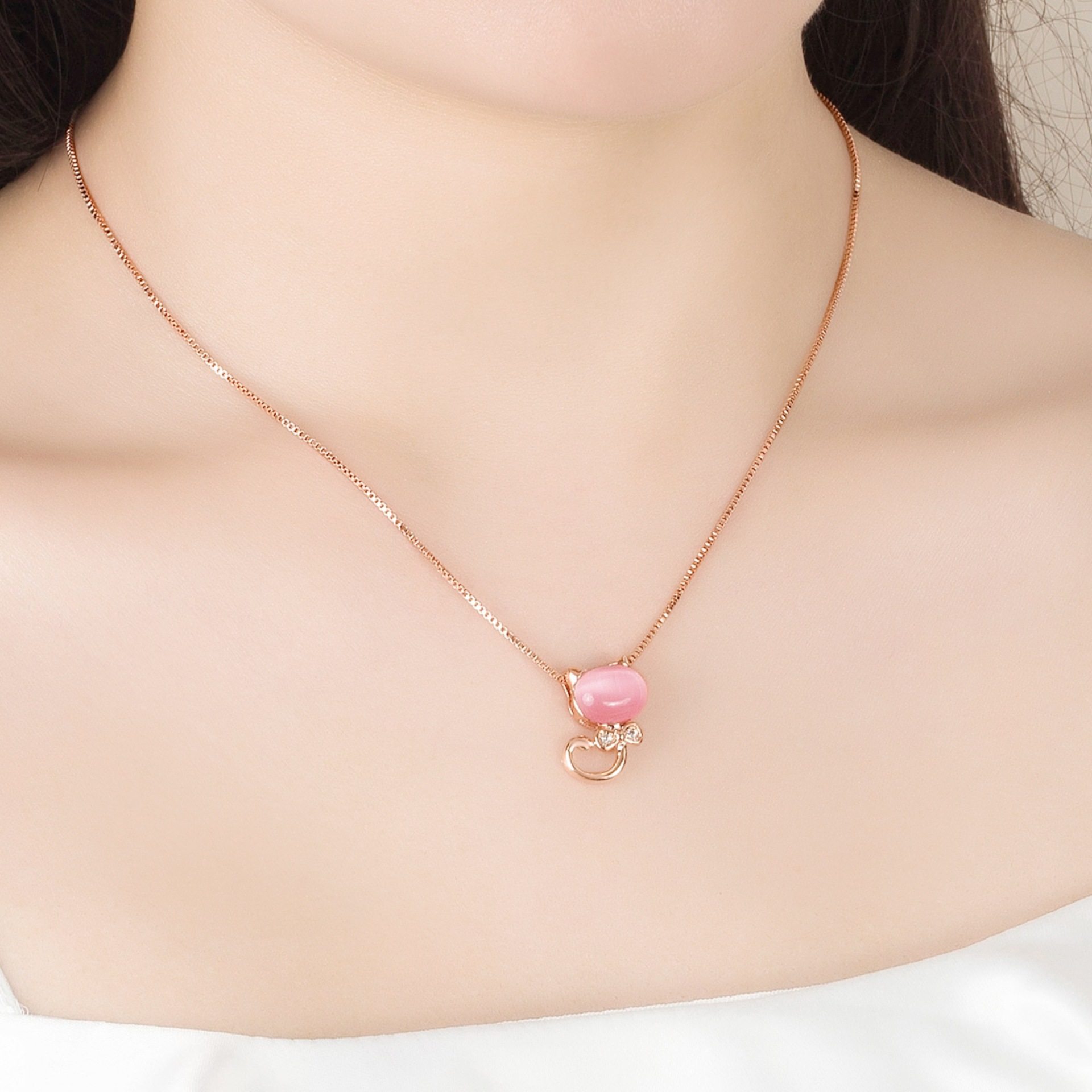 钻石之乡河南商丘时尚项链可爱小猫咪吊坠粉晶项坠仿天然芙a0020