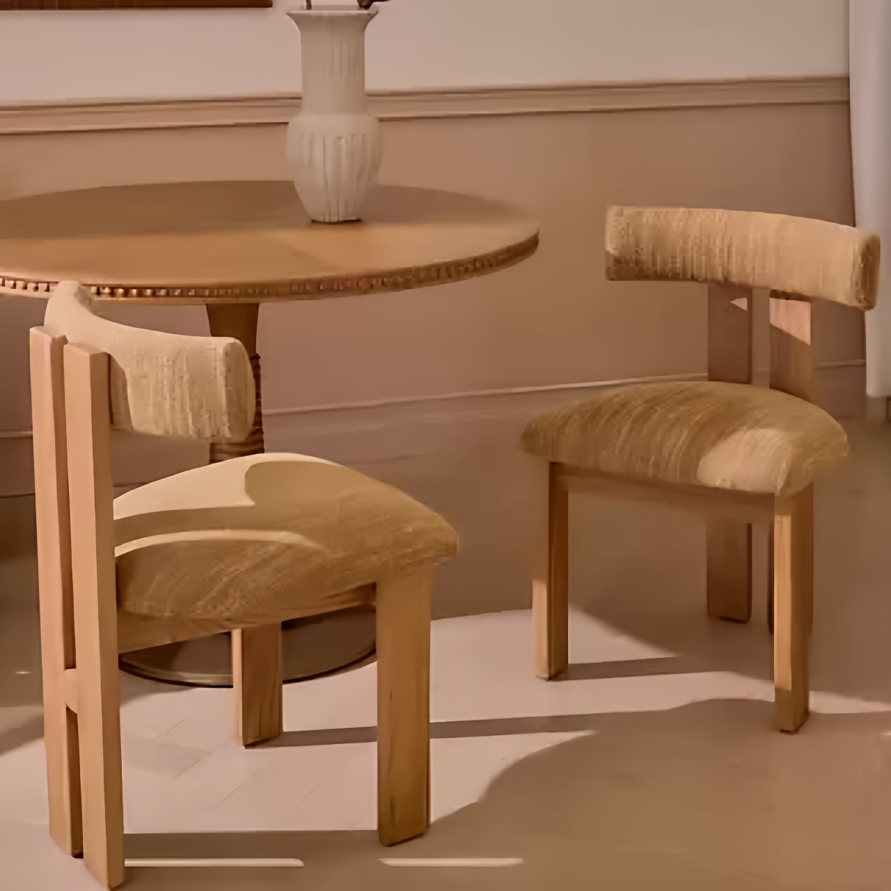 莫莉椅中古风实木家用餐椅雪尼尔软座包靠背现代简约法式餐厅椅子