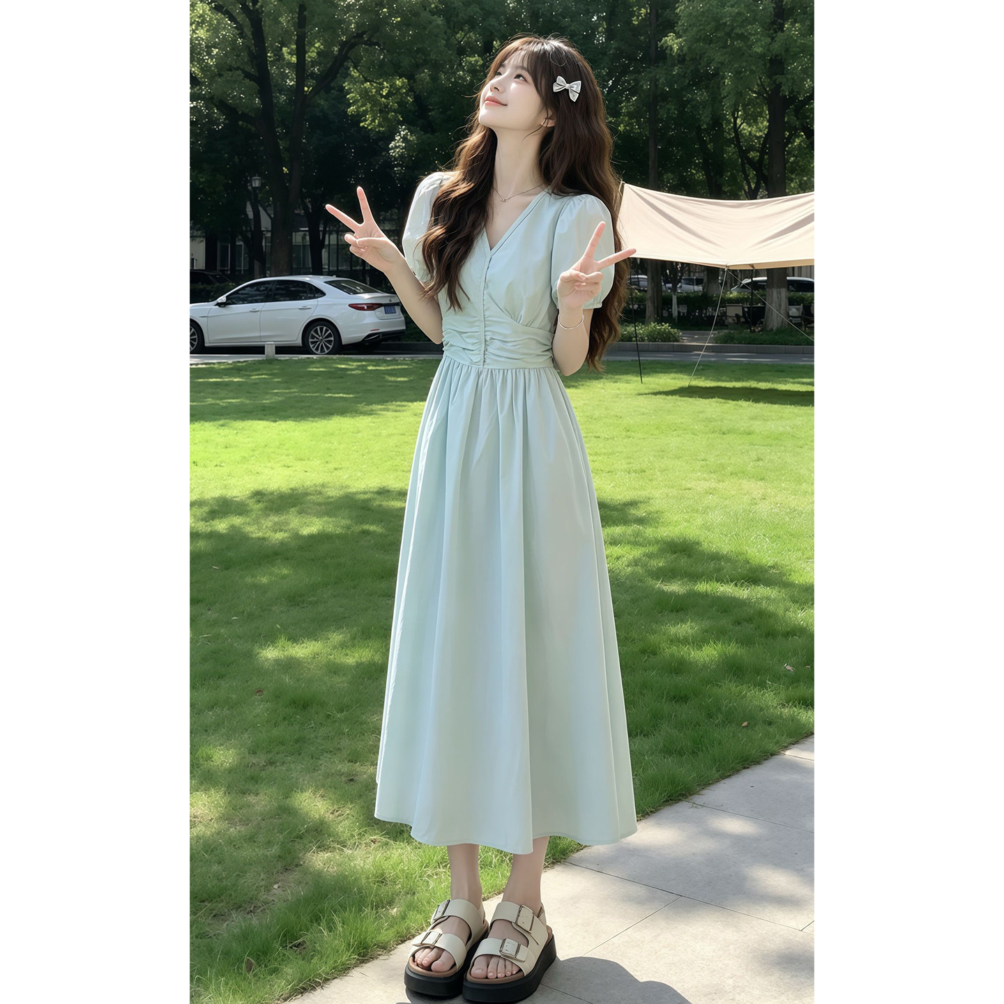 法式高级感蓝色v领短袖连衣裙子女夏季2026新款温柔气质收腰长裙