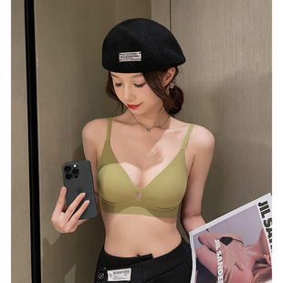 无痕内衣女夏季 透气三角杯小胸微聚拢无钢圈收副乳软支撑文胸 薄款