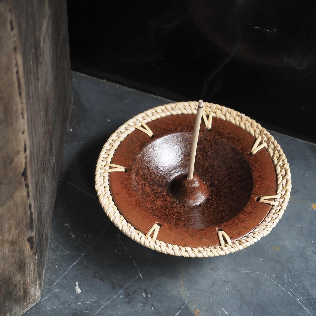 双子商店 印尼进口纯手工藤编陶土三足线香插 香盘香托 14cm香炉