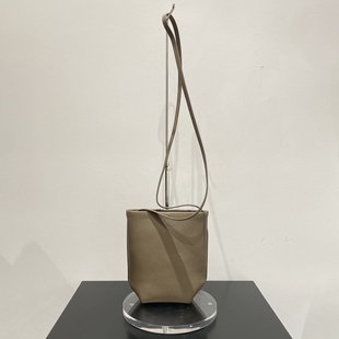 东莞包2026新款高定小众row风口袋包进口牛皮mini斜挎包小水桶包