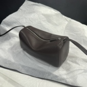 东莞包天花板小众row风90s进口羊皮女款 crossbody bag斜挎笔筒包