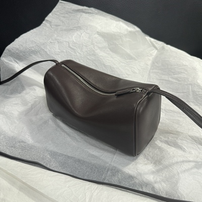 东莞包天花板小众row风90s进口羊皮女款crossbody bag斜挎笔筒包