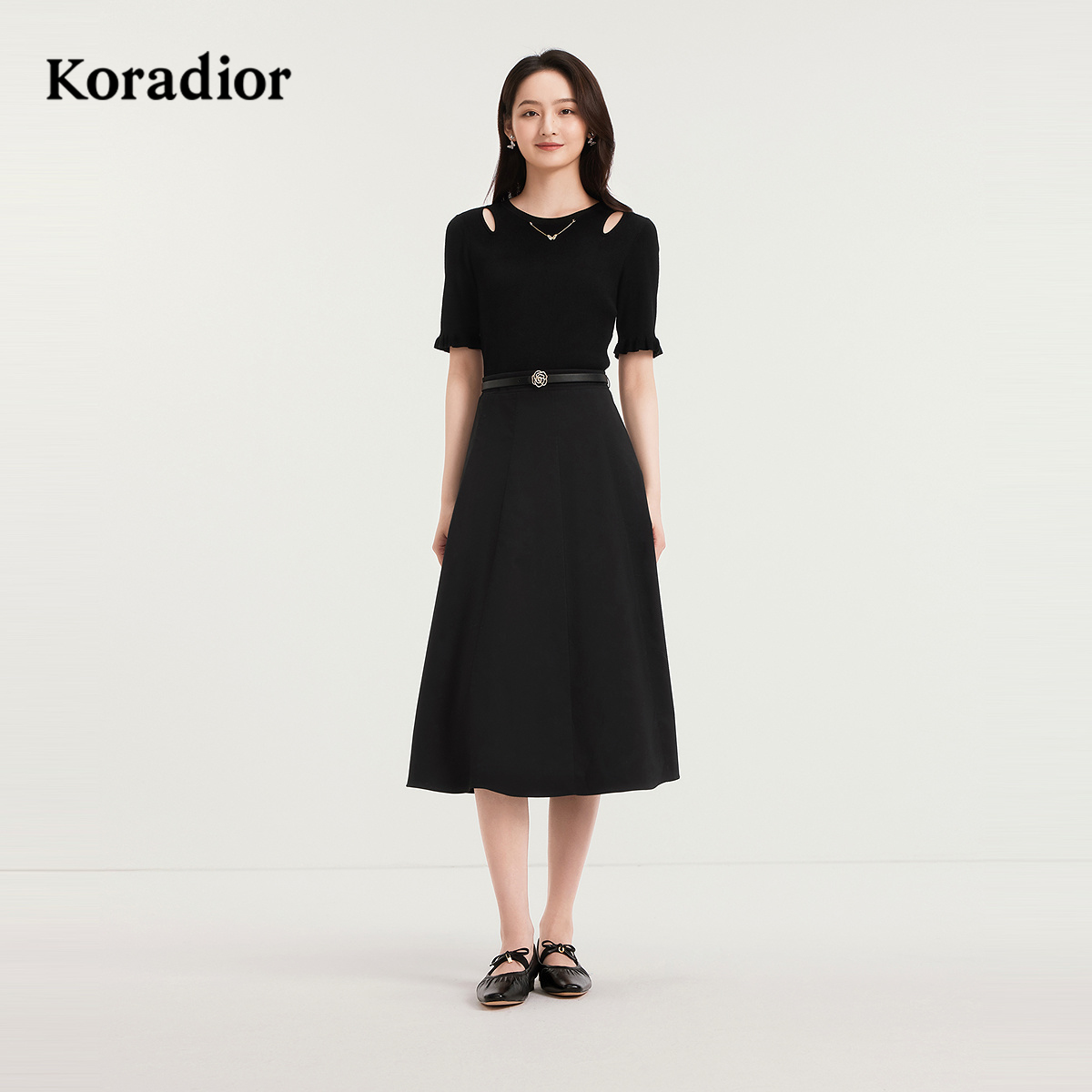 Koradior珂莱蒂尔商场同款2025秋季新款气质优雅连衣裙显瘦小黑裙