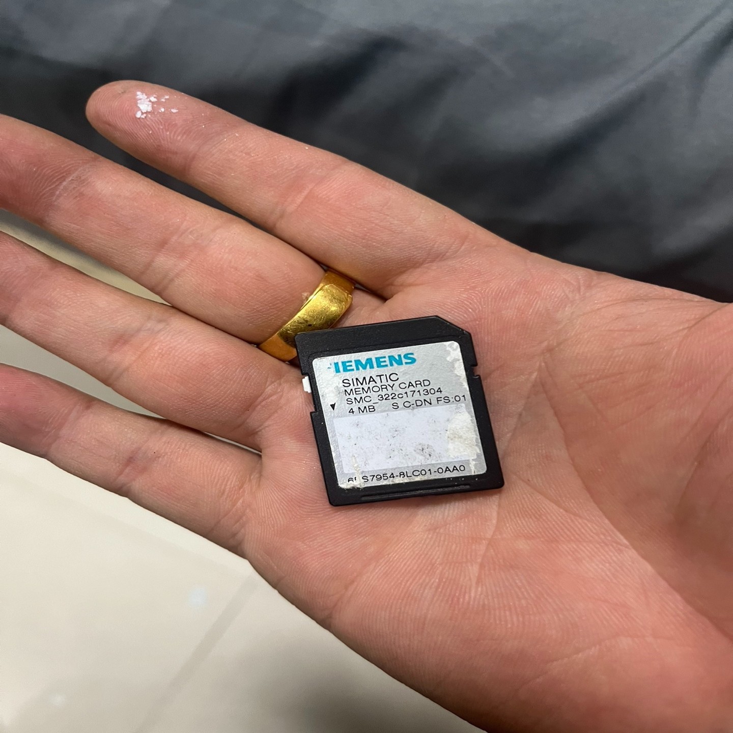 6LS7954-8LC01-0AA0二手西门子存储卡实物图拍
