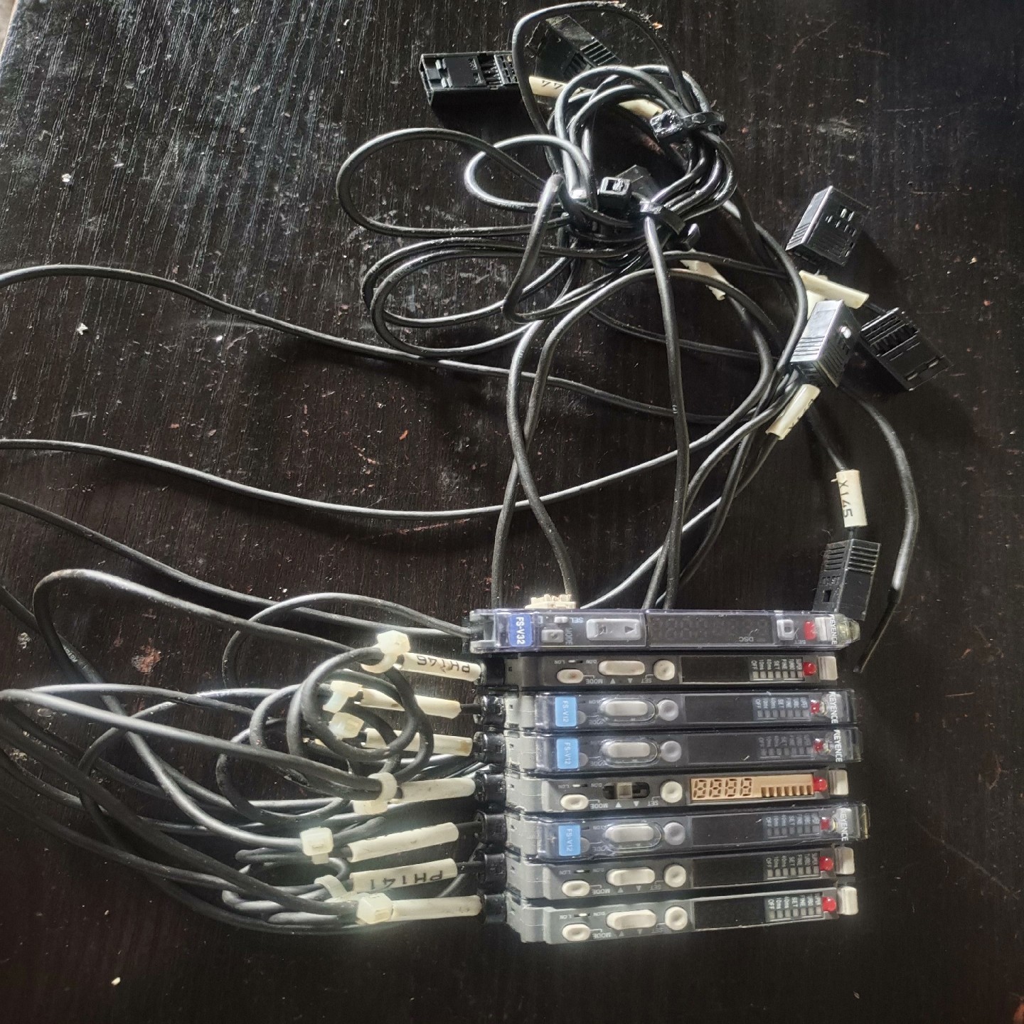 基恩士放大器FSFS-V12成色如图功能正常打包议价