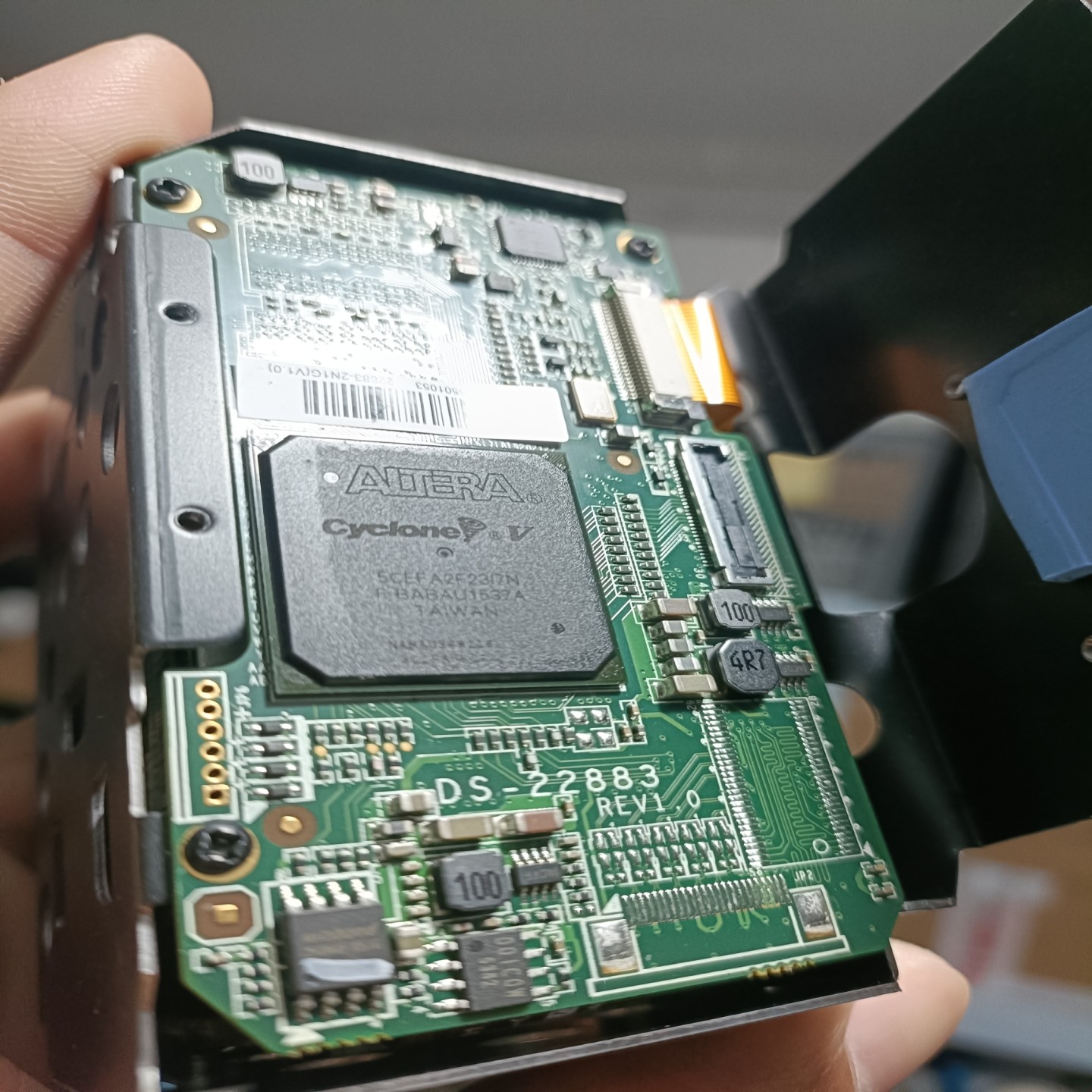 阿特拉5CEFA2F23I7N+STM32F101VDT6