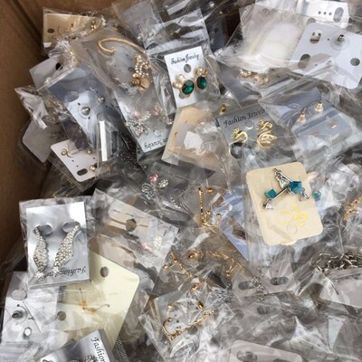 极速1 Piece of 0.9$ Surprisex Gift Box Jewelry Clearance Who