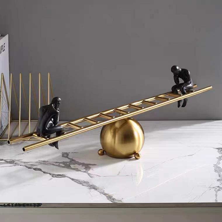 现代简单的创意冥想者人物装饰无障碍豪华客厅模型房酒柜入口电视