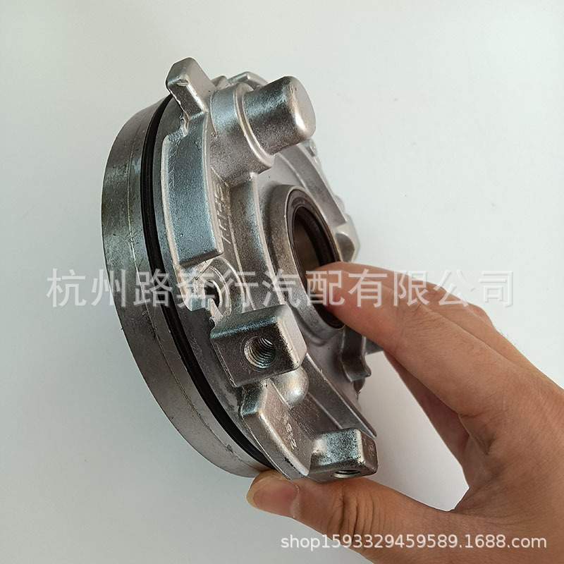 适用沃尔沃S60S80S40XC90 2.0T发动机机油泵30650144 30650144