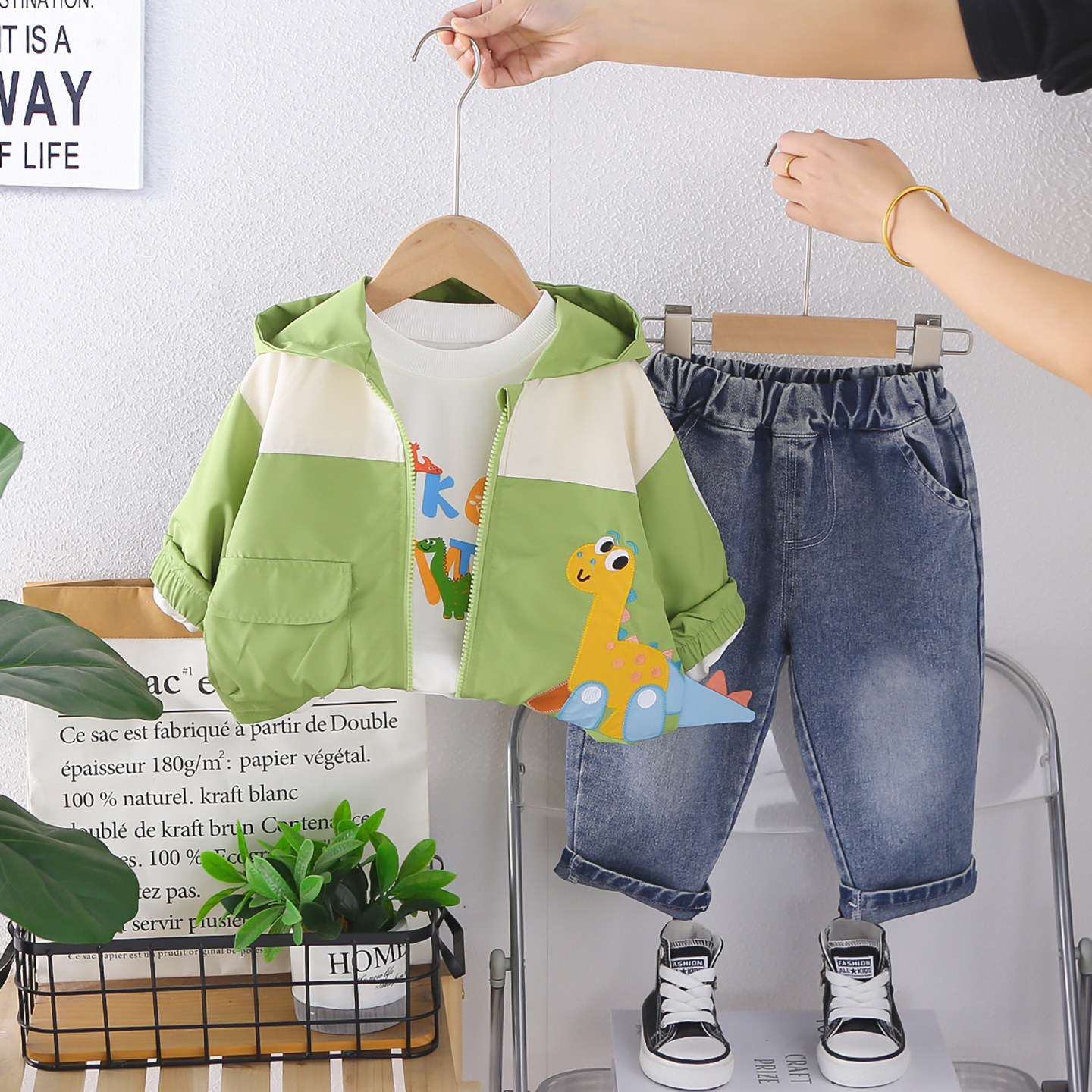 2026新款男童春秋三件套装休闲恐龙印花连帽外套炫酷帅气时髦衣服