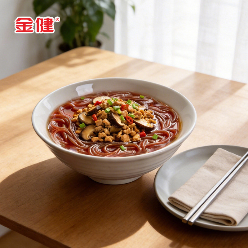 金健香菇鸡肉紫米粉汤鲜味醇米粉口感劲爽原汤慢熬