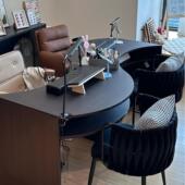 J^意茗师2024新款 美甲店桌异形 S型美甲桌中古风美甲桌椅套装