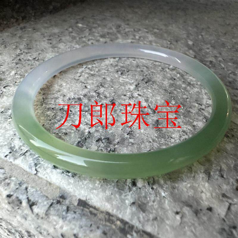 甄选玉石手镯夏季叮当手镯叠戴混搭百搭单品绿色通透水头精选送礼