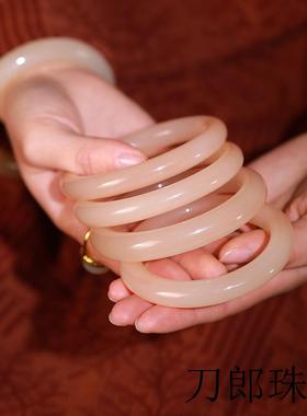 新疆高端和田玉平安手镯青海料藕粉色小众高端女款胖圆条轮胎镯子