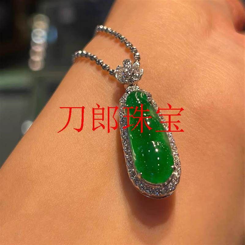 翡翠色吊坠满绿福豆项链镶嵌四季豆毛衣链女款时尚颈饰玉石挂饰品