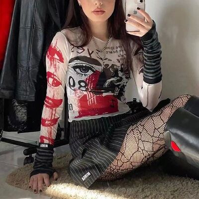 长袖网纱印花露脐上衣