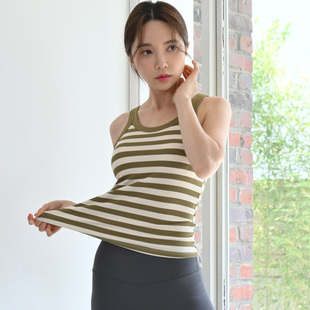 专业瑜伽服女背心带胸垫固定一体杯健身上衣运动跑步无袖吊带长款