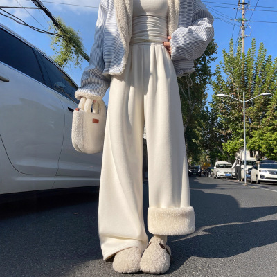 白色羊羔绒裤子女2025新款加绒加厚棉裤小个子窄版直筒奶芙阔腿裤