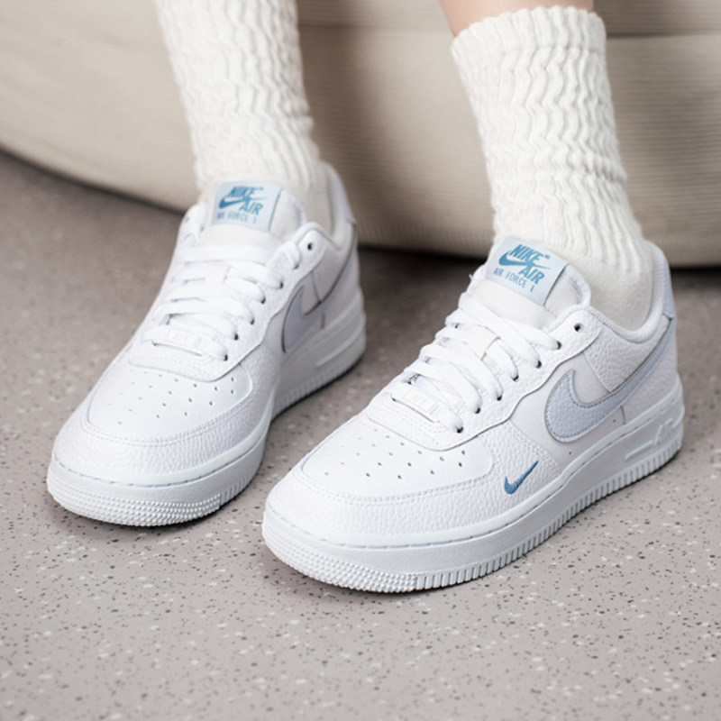 Nike耐克女鞋2026春季新款WMNS AIR FORCE 1 \'07运动板鞋HV2511,运动鞋new,运动休闲鞋,淘宝优惠券,粉丝福利购,淘宝优惠卷