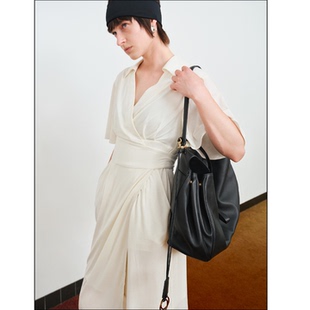 飘逸连衣裙 修身 ISSIofficial V领荷叶袖