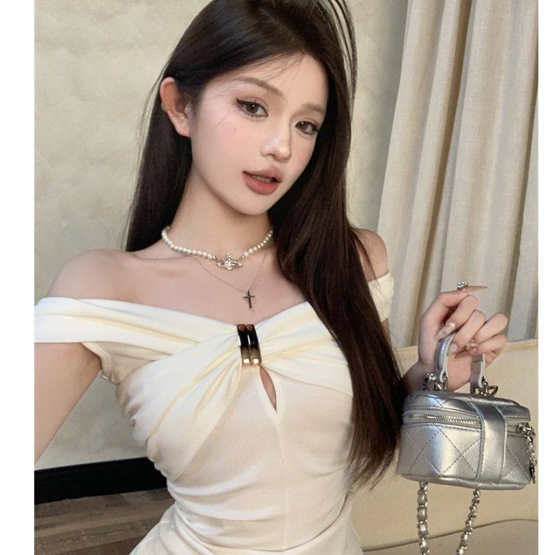 主播衣服女直播上镜服装纯欲辣妹露肩设计感镂空显胸小心机T恤夏