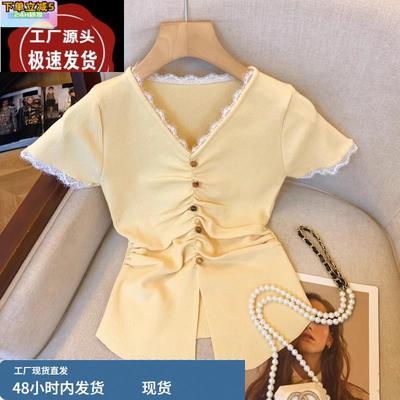 黄色V领蕾丝短袖小上衣女夏季法式小资独特漂亮明媚感穿搭掐腰T恤