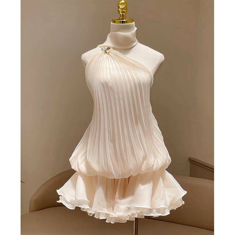 小香风高级感露肩百褶蓬蓬裙小众设计感杏色连衣裙子女2024年夏季