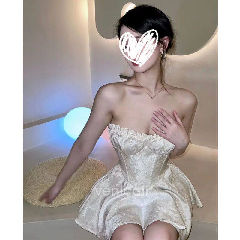 法式连衣裙修身显瘦抹胸
