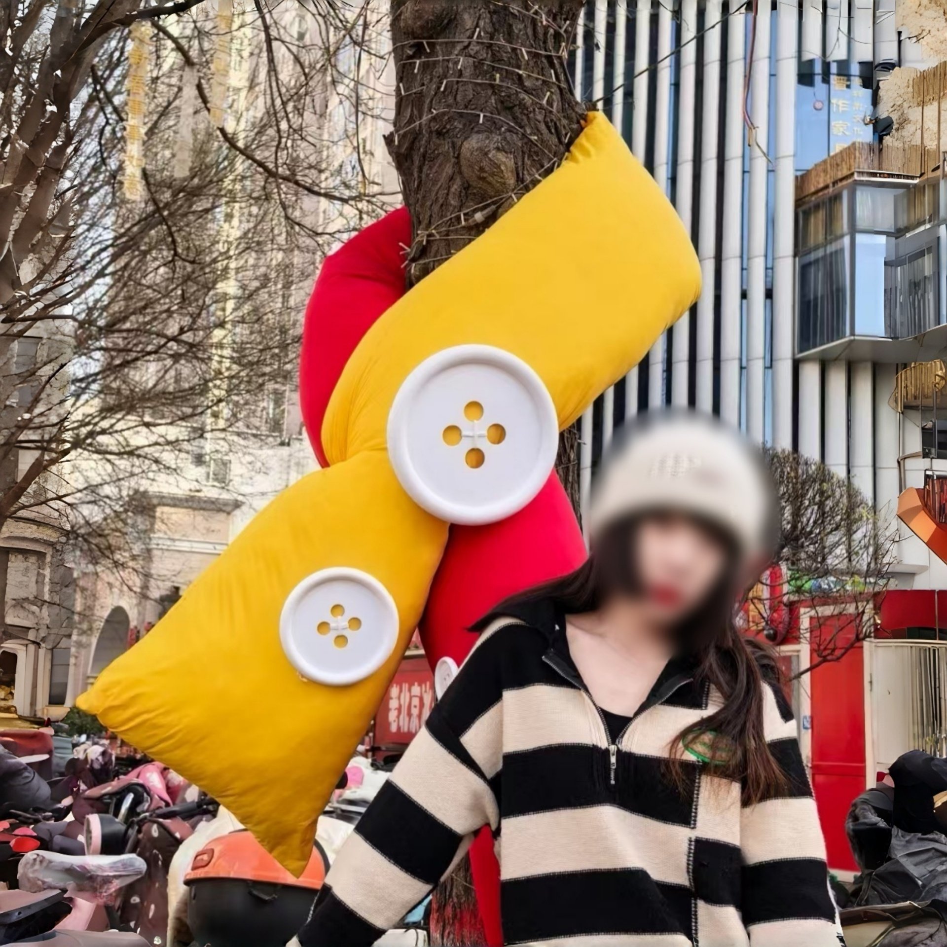 户外大树红色围巾装饰商业街校园大树装饰景区公园街景布置美陈,节庆用品/礼品,充气用品,淘宝优惠券,粉丝福利购,淘宝优惠卷