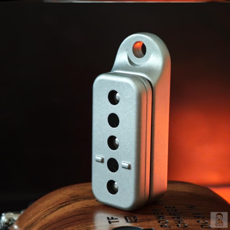 上上签无限位推牌edc磁力段落啪啪币甩牌手指尖把玩解压神器玩具