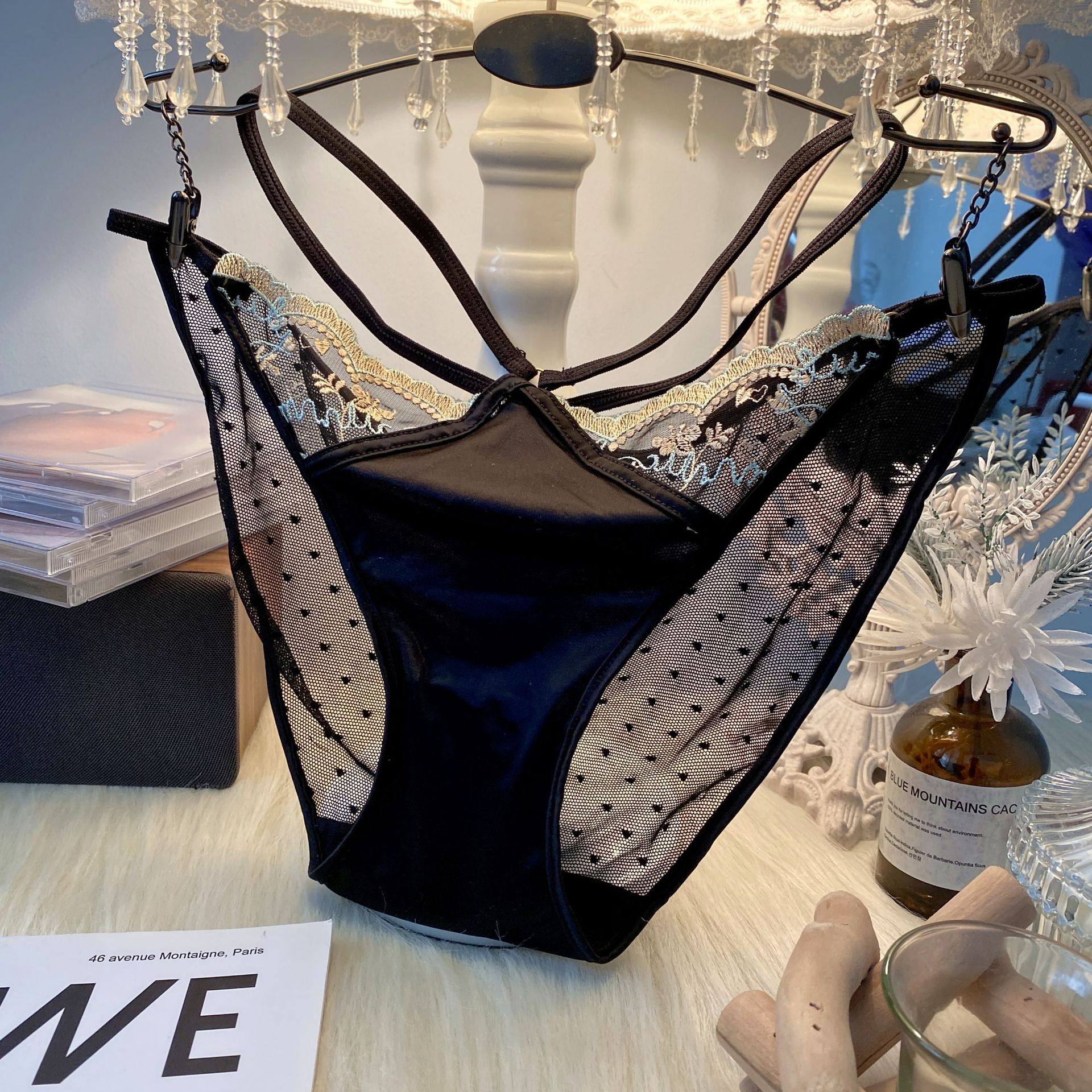 C1-752小众刺绣火辣低腰细带交叉镂空蕾丝内裤透气提花网纱三角裤,女士内衣/男士内衣/家居服,女三角裤,淘宝优惠券,粉丝福利购,淘宝优惠卷