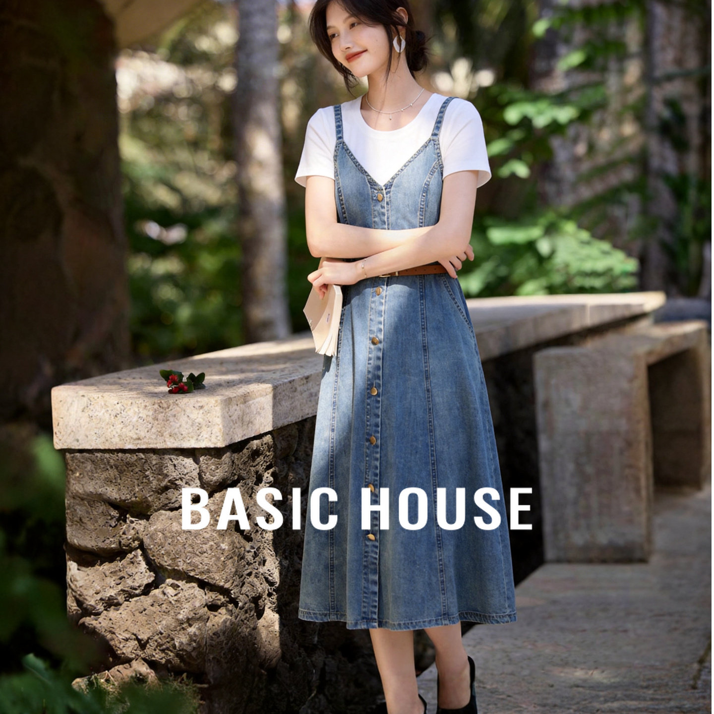 百家好复古牛仔风吊带连衣裙女夏新款收腰显瘦中长款单排扣背带裙