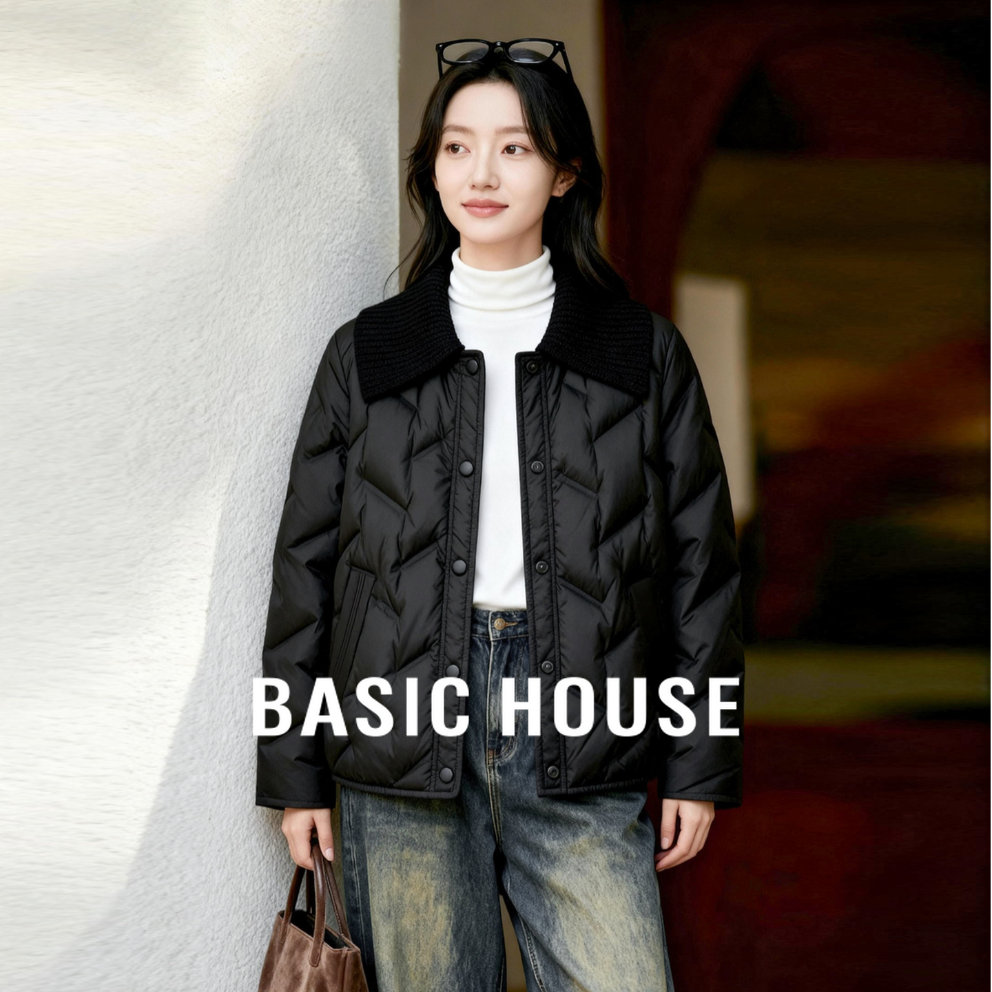 Basic House/百家好翻领短款羽绒服女冬季新款轻薄保暖白鸭绒外套