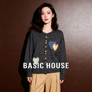 Basic House/百家好爱心刺绣彩扣羊毛衫女冬新款圆领减龄毛衣开衫