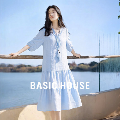 Basic House/百家好莱赛尔蕾丝v领连衣裙夏季新款镂空中长款裙子
