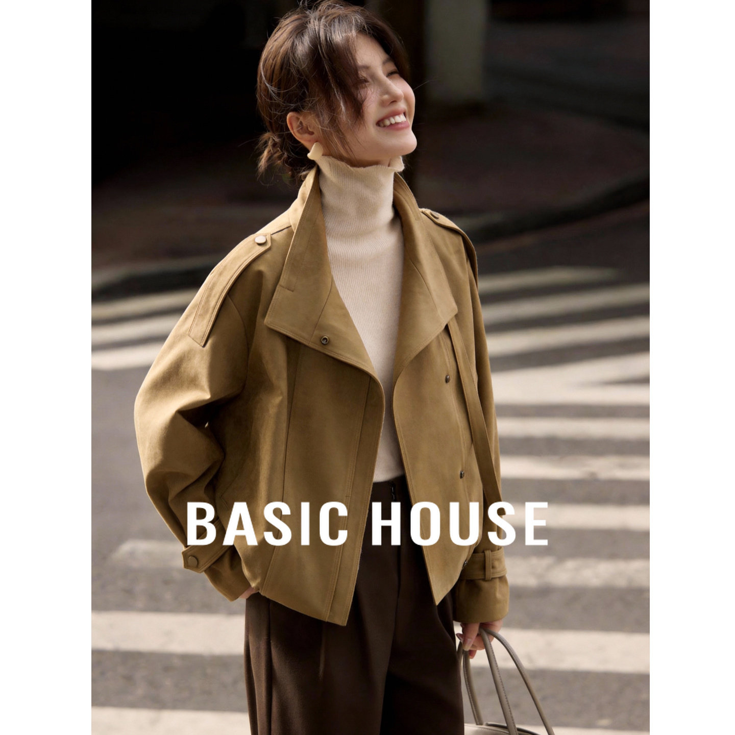 Basic House/百家好时尚立领工装夹克春季新款肩章设计拉链上衣女