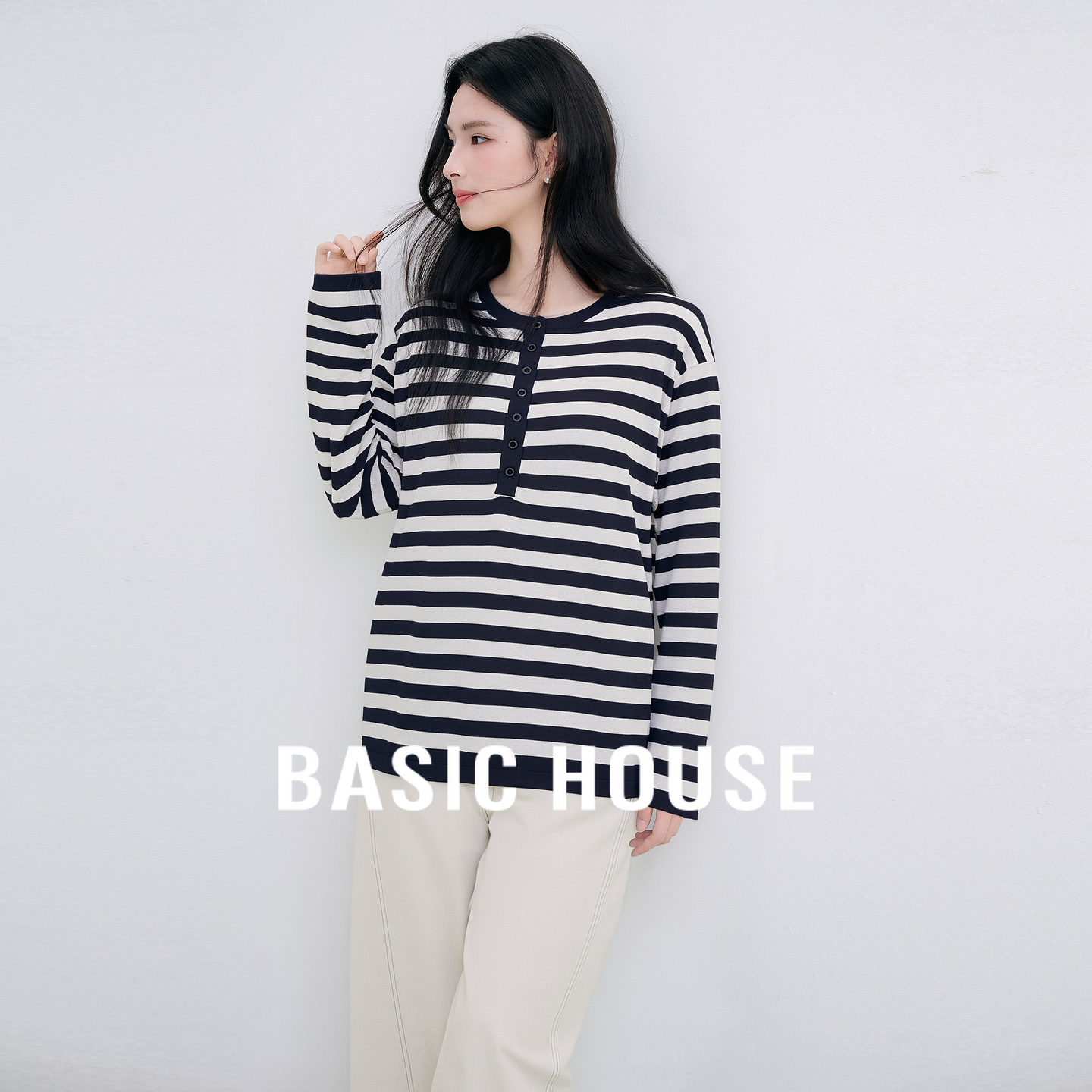 Basic House/百家好撞色条纹经典圆领纽扣设计秋季新款简约针织衫