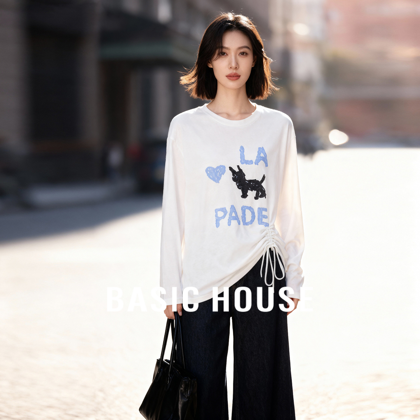 Basic House/百家好白色长袖T恤女早秋侧边抽绳设计宽松休闲上衣