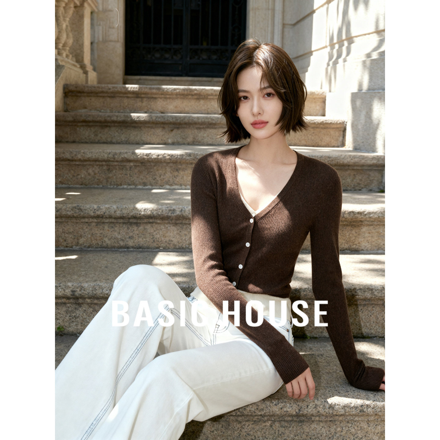 Basic House/百家好拼接假两件V领设计感秋冬新款长袖针织开衫女