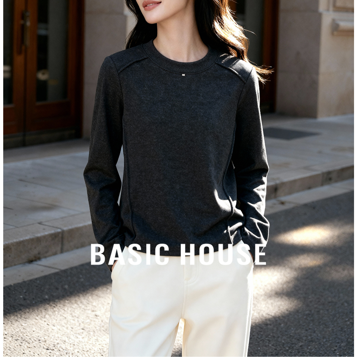 百家好简约套头圆领长袖T恤女冬季新款修身鱼骨线抓绒打底衫上衣