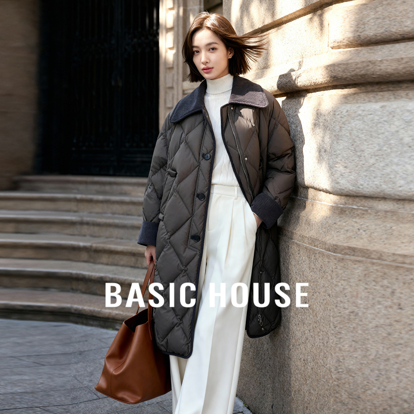 Basic House/百家好菱格中长款羽绒服女冬季灯芯绒翻领白鸭绒外套