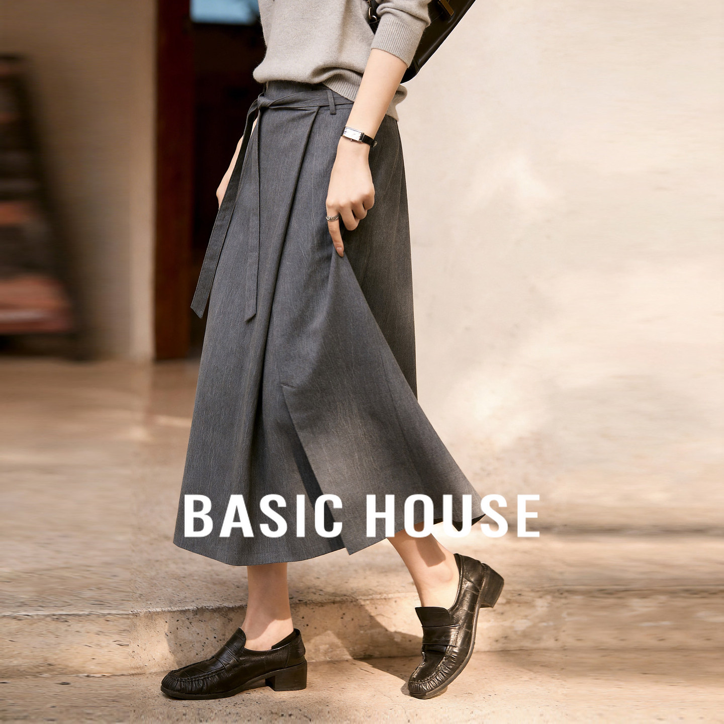 Basic House/百家好灰色系带不规则半身裙女中长款高腰开叉A字裙