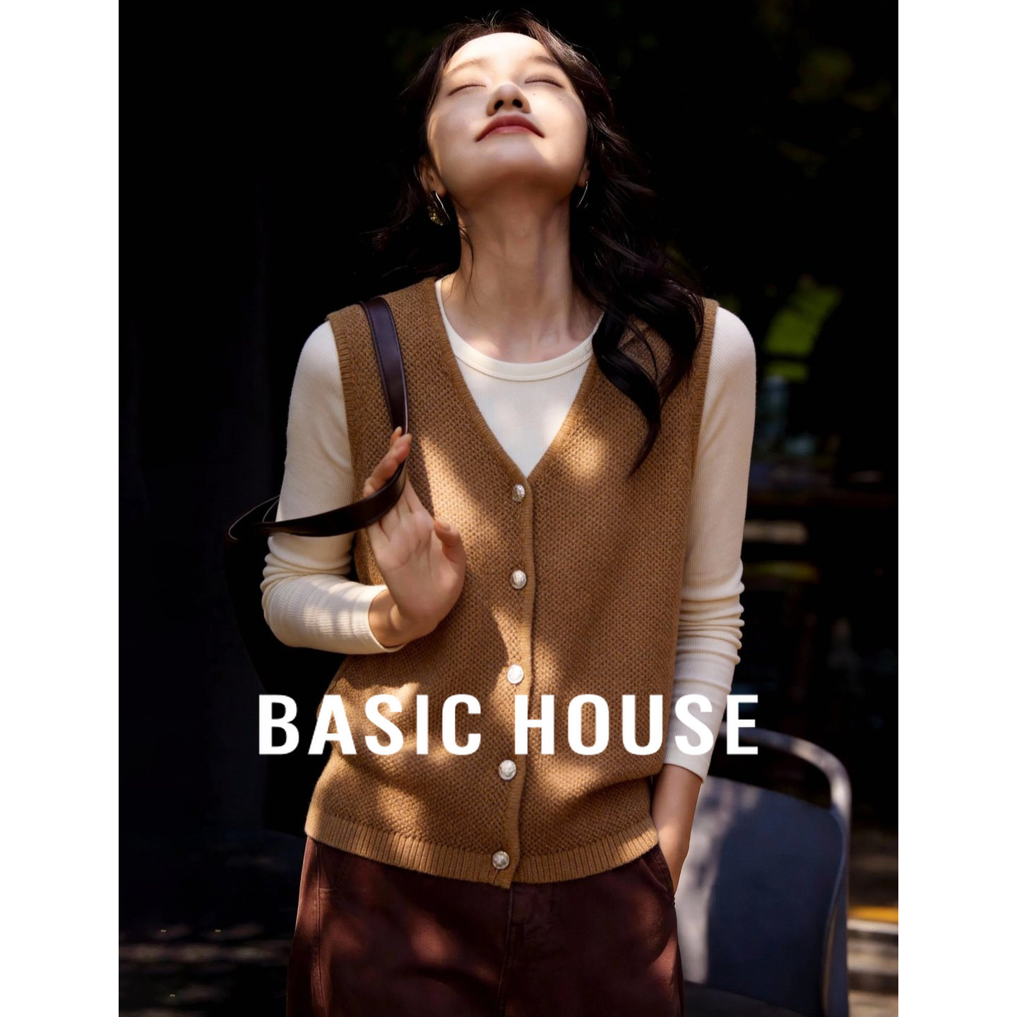 百家好V领镂空针织马甲外套春季新款女士单排扣透气叠穿马夹背心